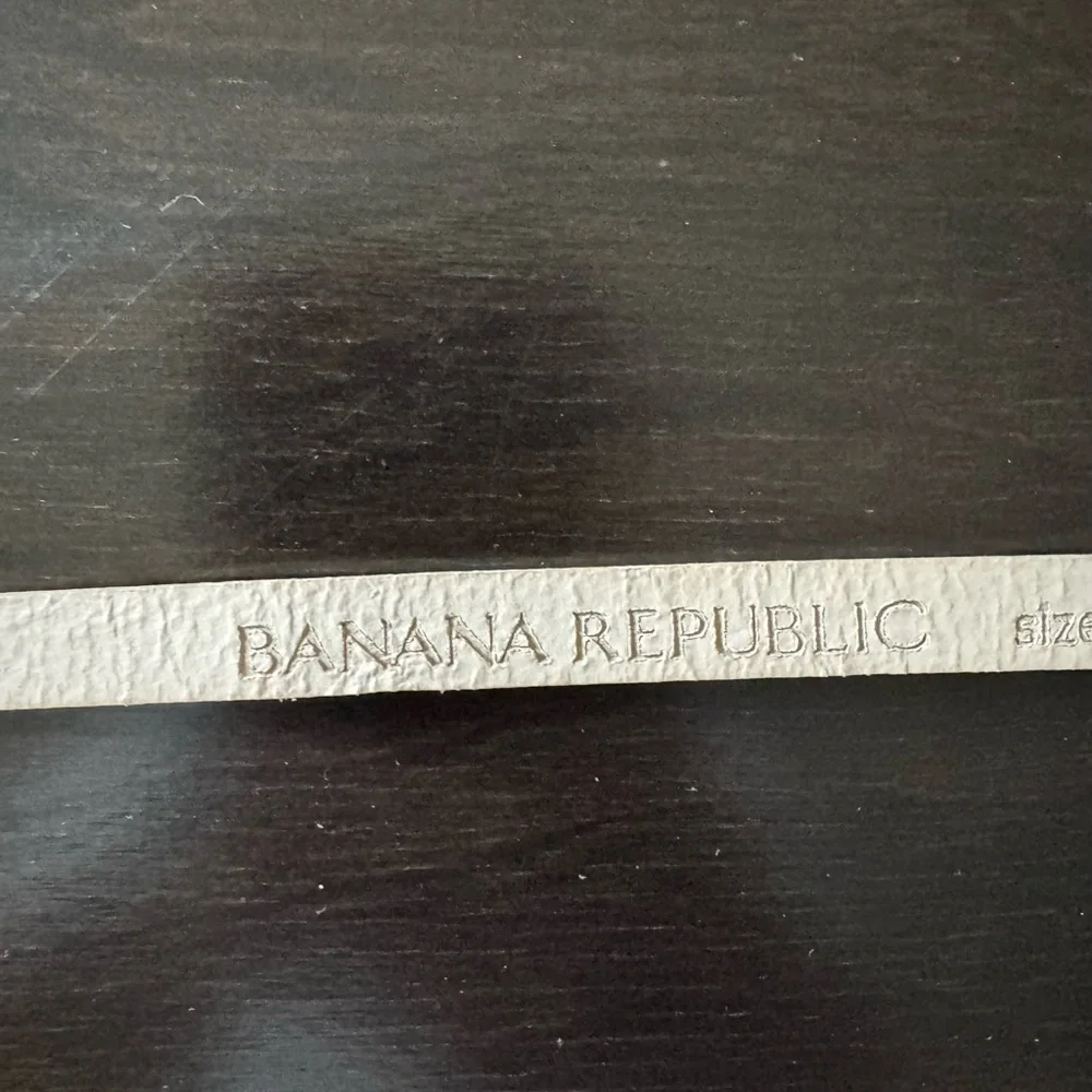 Banana Republic Slim Snake-Print Metallic Gold Leather Belt size Small